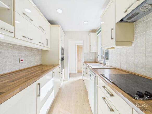 CAM02127G0-PR0277-STILL007