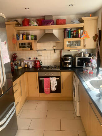 Kitchen 2.jpeg