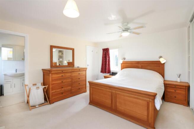 Bed1.jpg