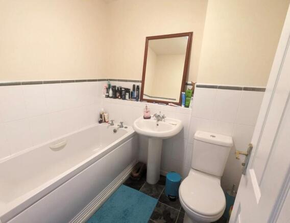 strauss bathroom.jpg