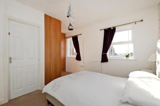 Bedroom 1 3.jpg