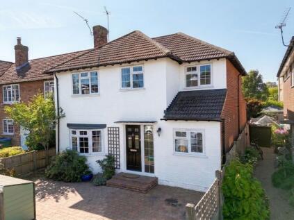 Albany Road, Hersham, KT12