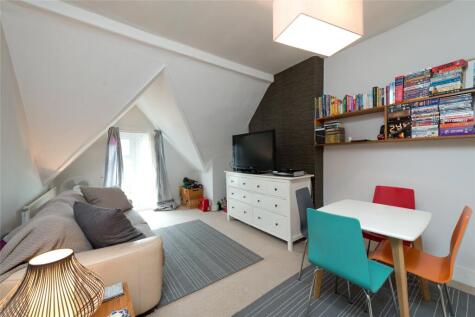 Wellesley Road,
Chiswick, W4