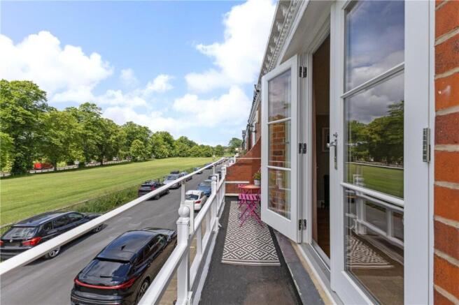 2 bed Terraced for sale Image 7