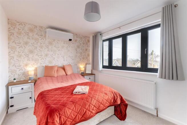 8640608-interior14.jpg
