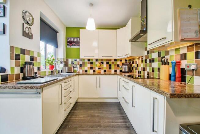 Kitchen/Sun Room