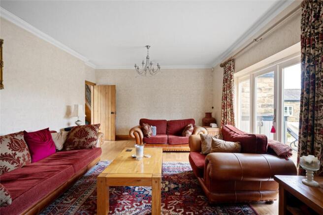 4 bed Detached for sale Image 8