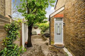 2a, Rowlls Road, Kingston Upon Thames KT1 3ET