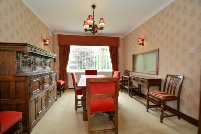 Lounge/dining area