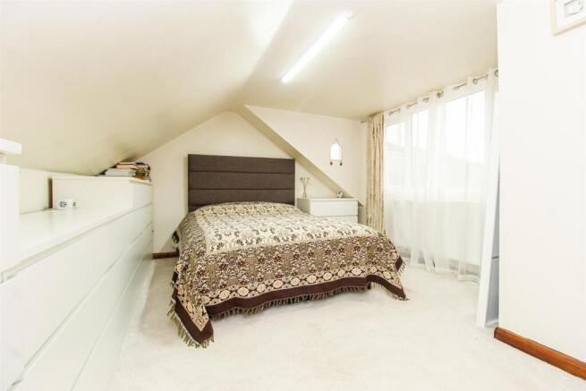 4 bed Detached Bungalow for sale Image 10
