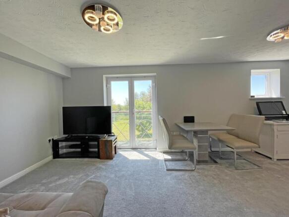 Aberdeen Avenue 154c - Living Room 1.jpg