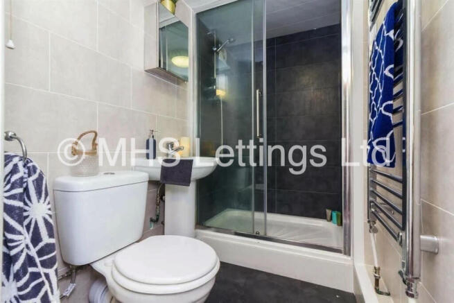 4 bed Terraced to rent Image 7