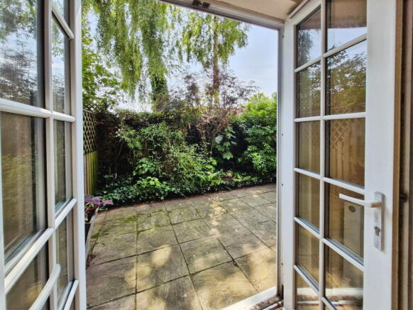 4 bed Town House for sale Image 5
