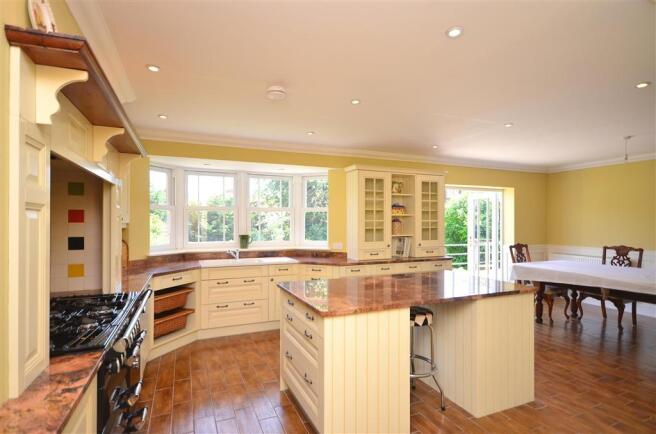 Kitchen/Dining Area