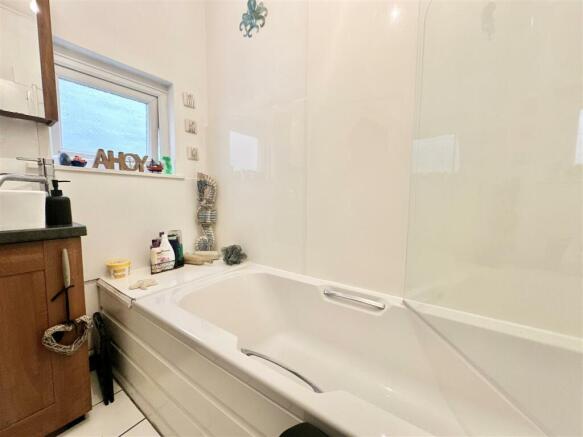 Bathroom_.jpg