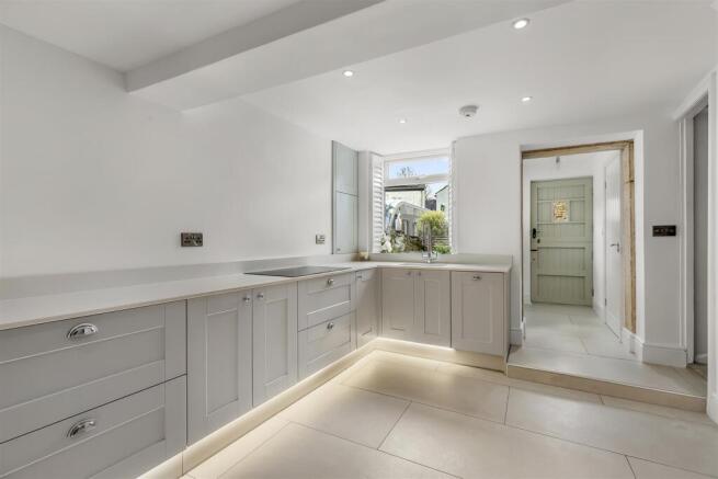 2 bed Terraced for sale Image 7
