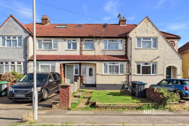 3-bed terraced on Hartfield Road, Chessington, Surrey. KT9, £475,000