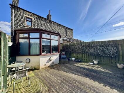 Hall Bower Lane, Hall Bower, Huddersfield, HD4 6RW