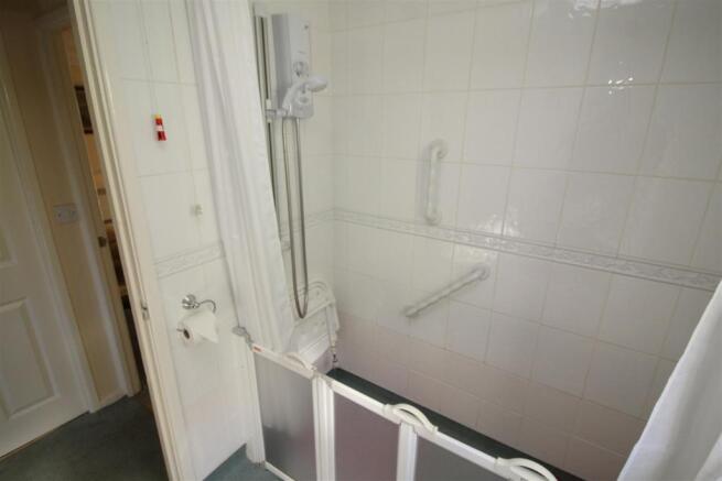 18 Shower.JPG