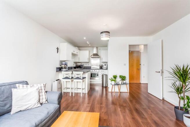 1 bed Flat for sale Image 5
