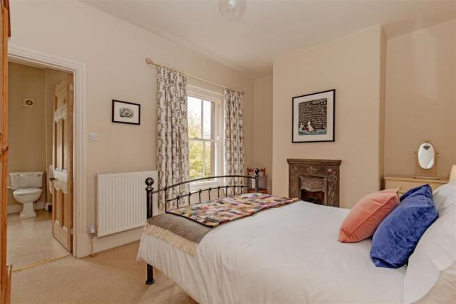 Bedroom 1-1.jpg