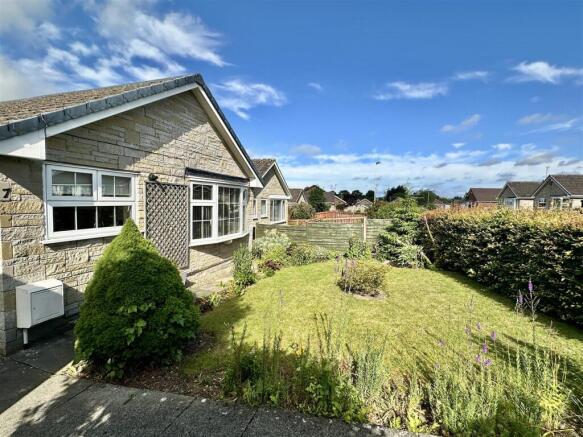 2 bed Detached Bungalow for sale Image 11