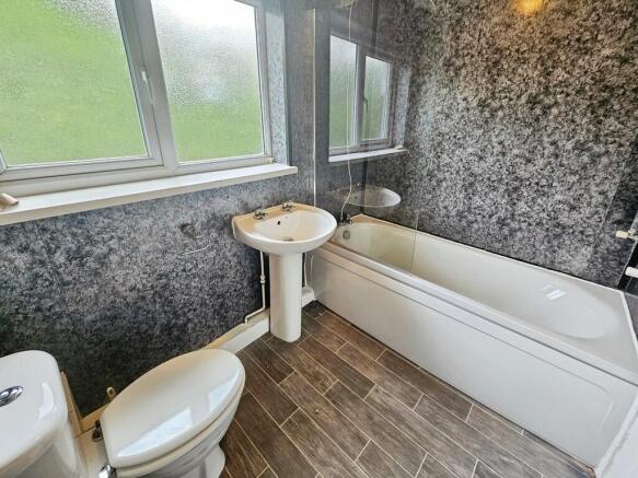 4 bed Terraced to rent Image 11