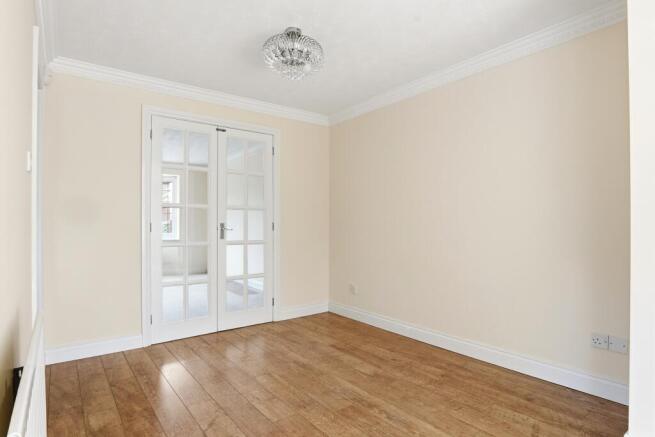 4 bed Detached for sale Image 9