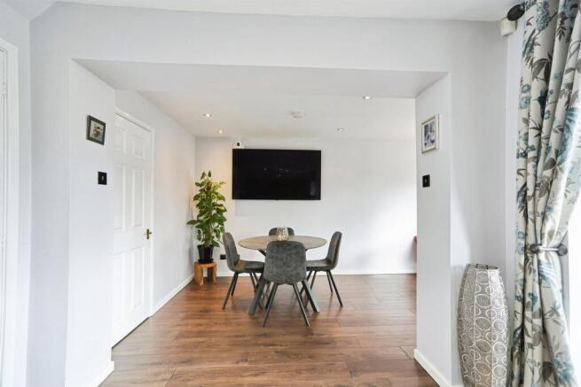 3 bed Detached for sale Image 8