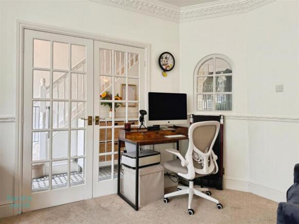 3 bed Semi-Detached for sale Image 12