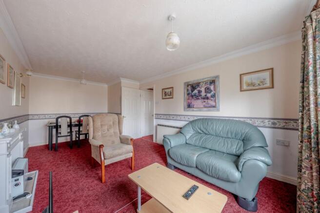 2 bed Flat for sale Image 8