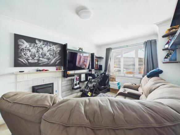 1 bed House for sale Image 4
