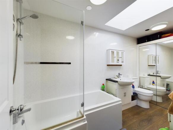 Bathroom.jpg