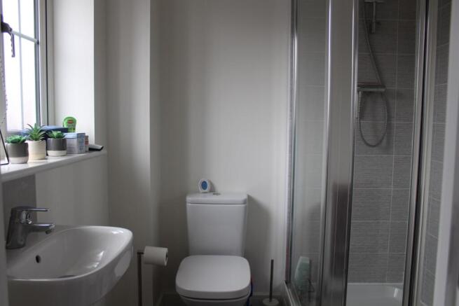 Ensuite (Main)