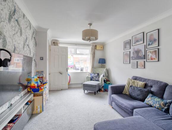 Lounge - EweMove Swindon South