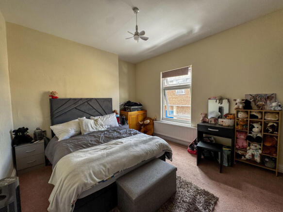 2 bed Terraced for sale Image 6