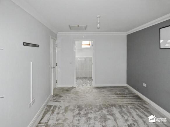 3 bed Semi-Detached for sale Image 6