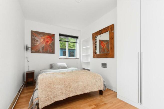 18 Wandle Way, Earlsfield bedroom 1b.jpg
