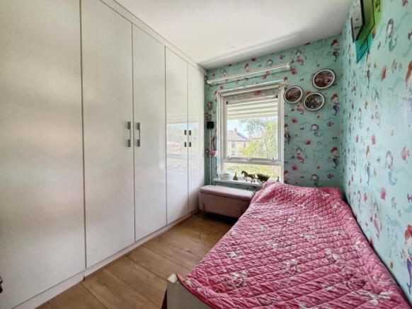 2 bed Semi-Detached to rent Image 11