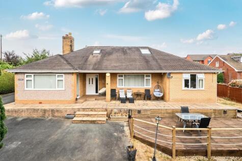 Llanerch, Barnfields, Newtown