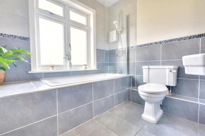Bathroom_1.jpeg