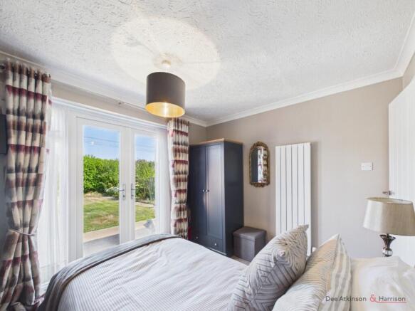 2 bed Semi-Detached Bungalow for sale Image 12