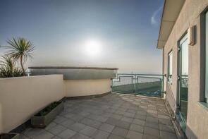 Flat 14, The Cape, Marine Drive, Rottingdean, Brighton BN2 7GZ