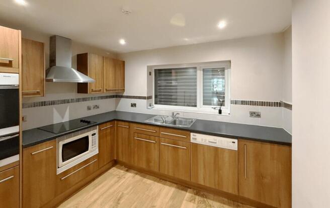 commercialpropertyforsale_tolet_inaltrincham_000