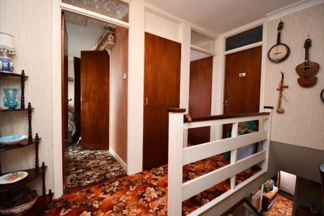 5 bed Detached for sale Image 7