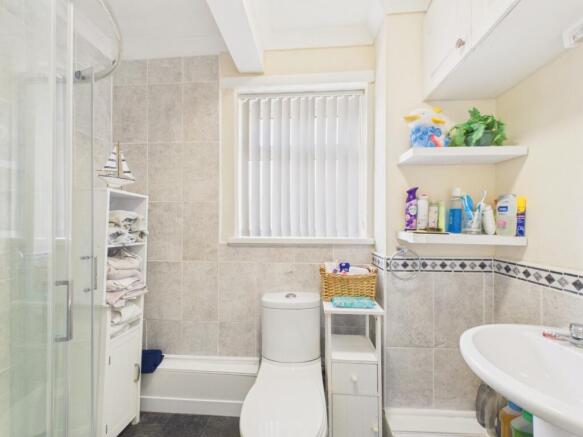 4 bed Semi-Detached Bungalow for sale Image 12