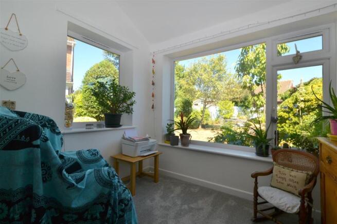 gardenrm1.JPG