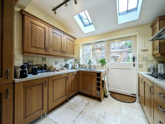 4 bed Terraced for sale Image 5
