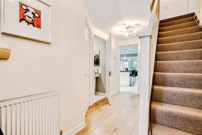 4 bed Detached for sale Image 7
