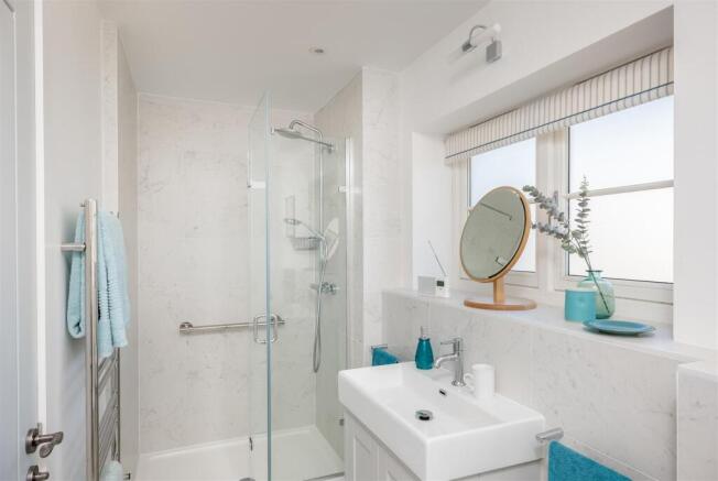 4 Elmstead Court-11.jpg